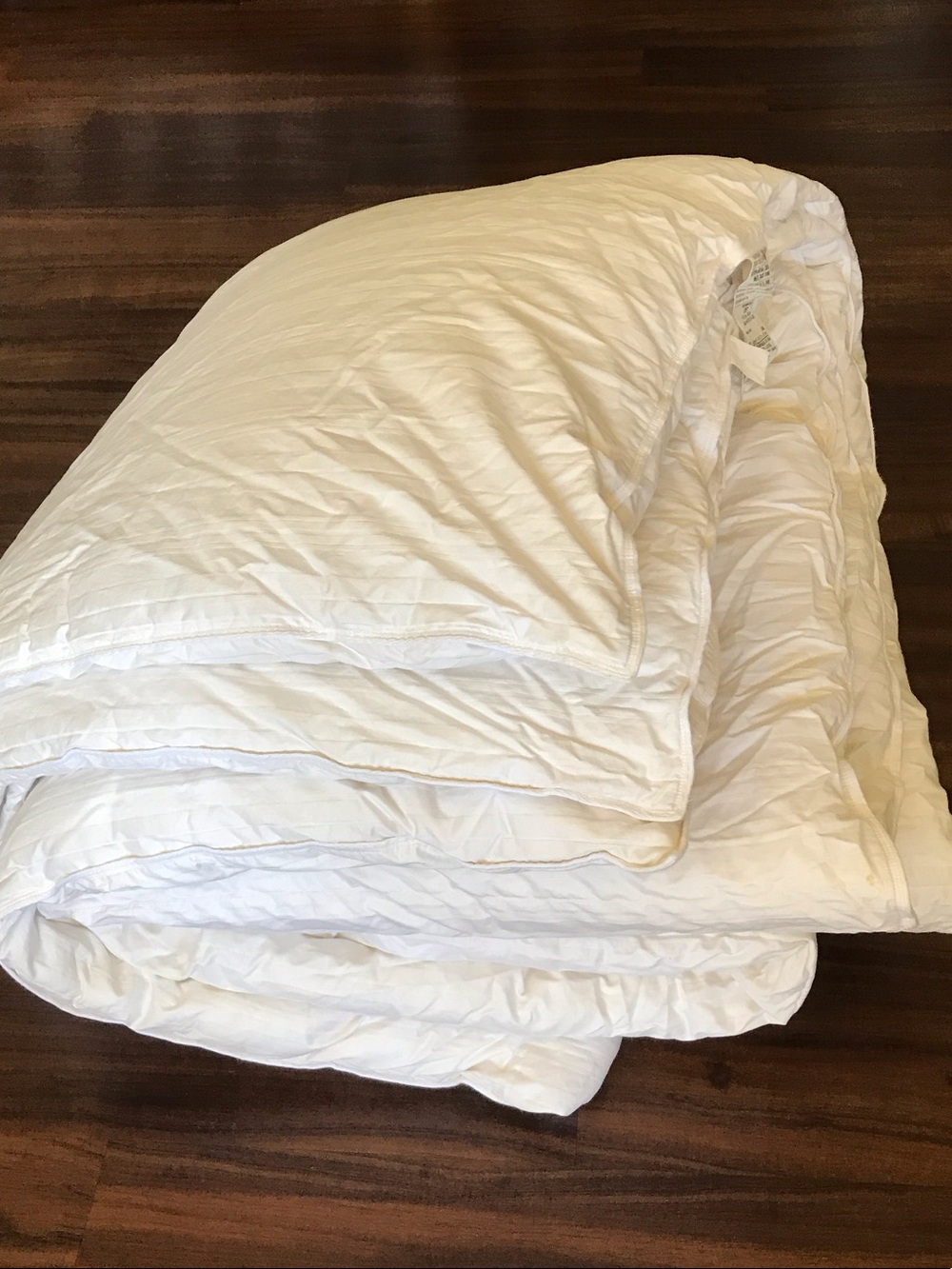 Kirkland Signature King Size White Quilted Goose Down Cotton Comforter - Picture 5 of 7